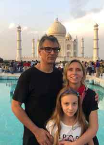 Pause obligatoire en famille devant le Taj Mahal - Agra - Inde