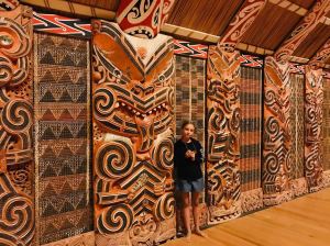 Eden dans le whare nui - Musée d'Auckland - Nouvelle Zélande