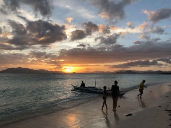 C'est parti pour la pêche au coucher de soleil - Palawan - Philippines